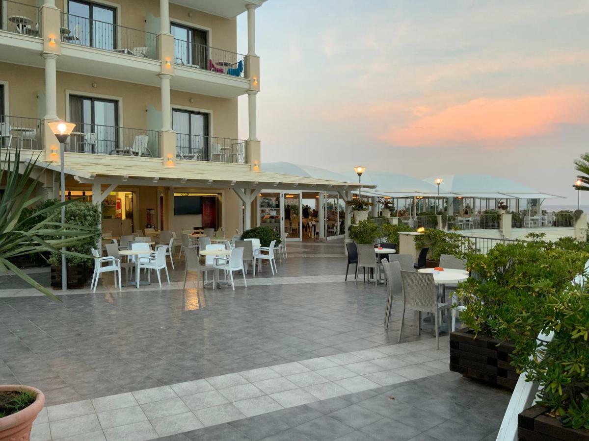 Grand Hotel Balestrieri Torre Melissa Exterior foto