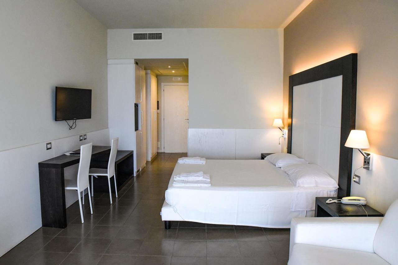 Grand Hotel Balestrieri Torre Melissa Exterior foto